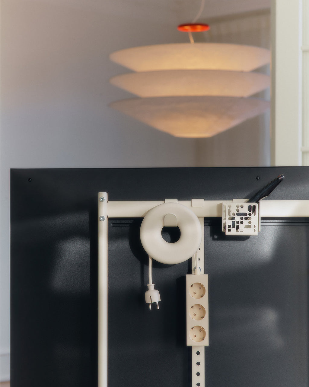 Pedestal Cable Bagel Cable Managers 028 Oat